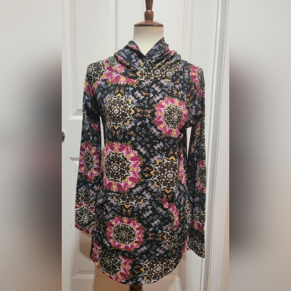 Lularoe Amber Sunburst Mandala Floral Lightweight Hoodie Women's Size Small 6-8